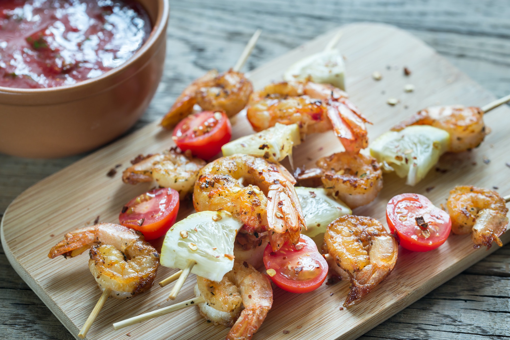 brochettes de crevettes cuisinées